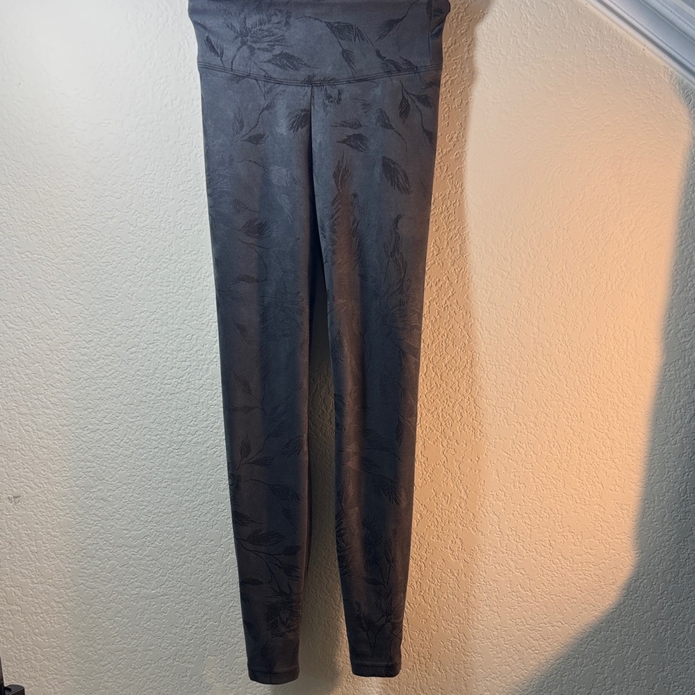 Gray‎ Patterned Leggings